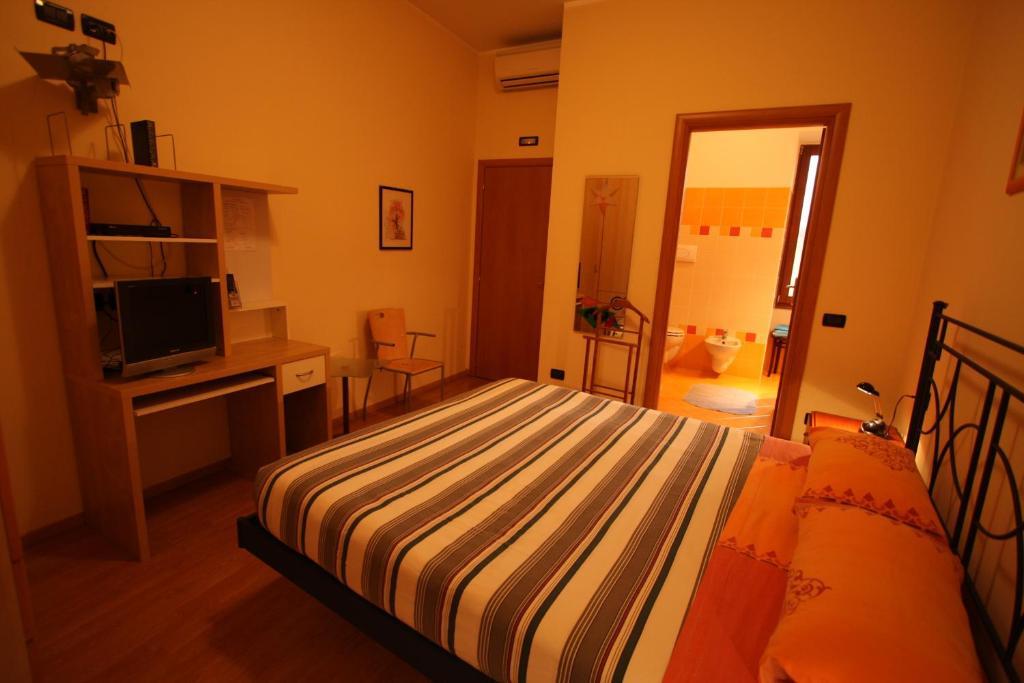 Bed And Breakfast Centrostorico Сарнико Екстериор снимка
