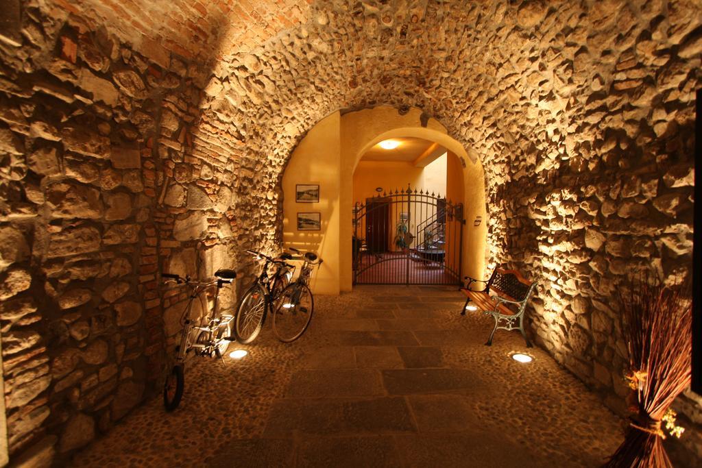 Bed And Breakfast Centrostorico Сарнико Екстериор снимка