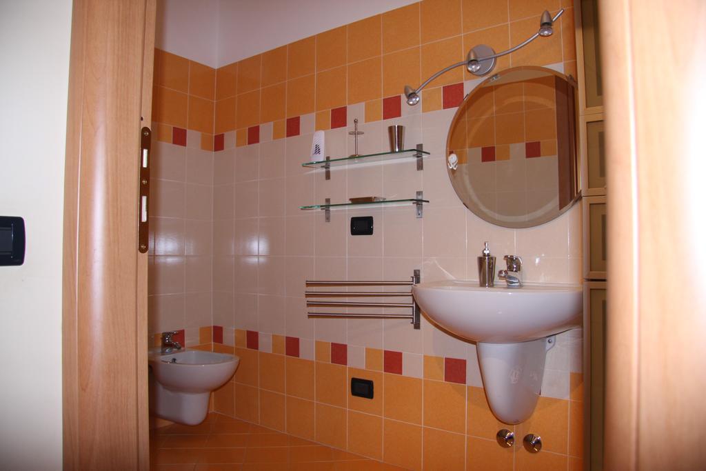 Bed And Breakfast Centrostorico Сарнико Екстериор снимка