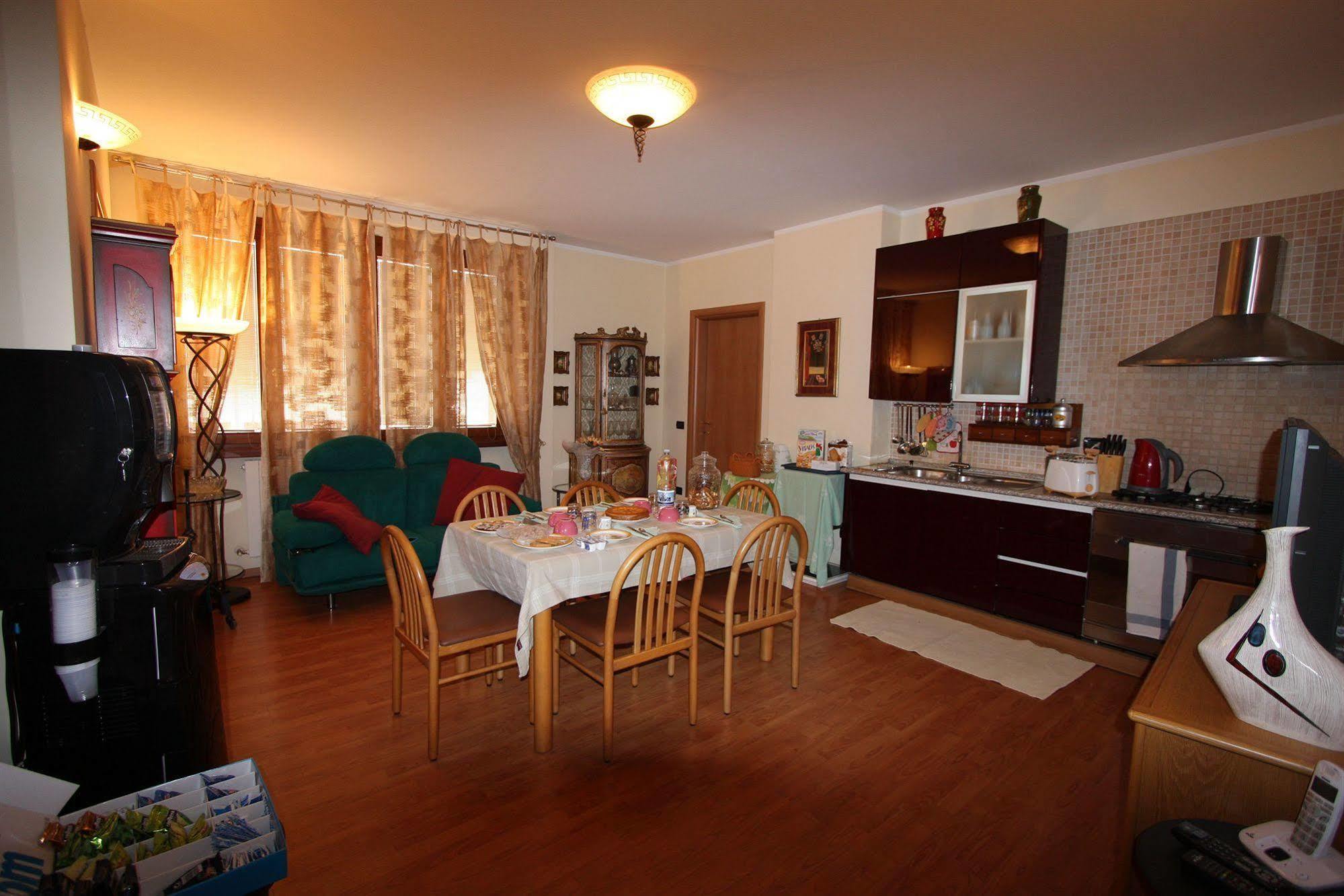 Bed And Breakfast Centrostorico Сарнико Екстериор снимка