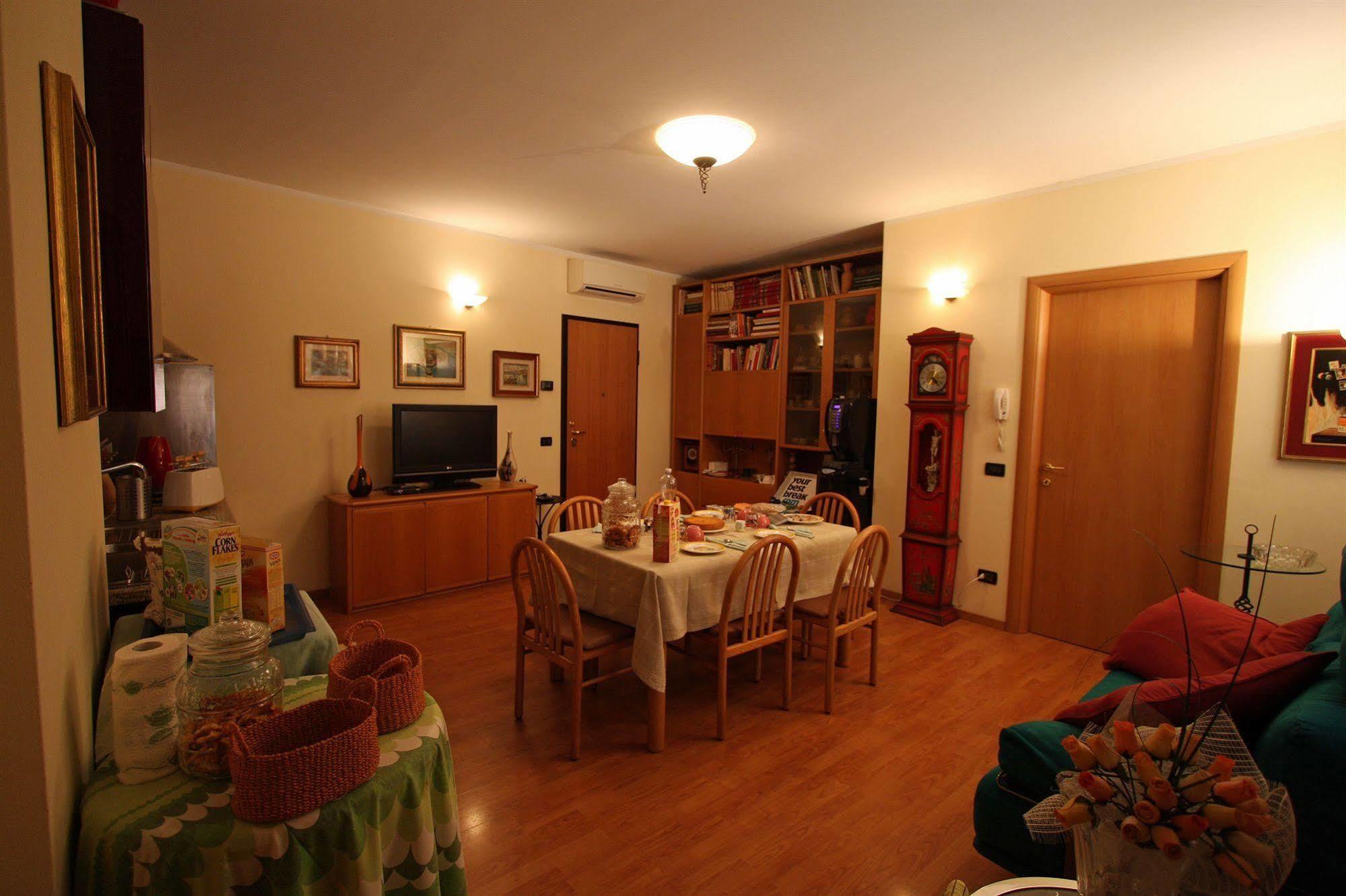 Bed And Breakfast Centrostorico Сарнико Екстериор снимка