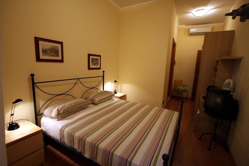 Bed And Breakfast Centrostorico Сарнико Екстериор снимка